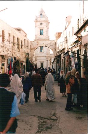 Strada di Tripoli con mercato - Market Street in Tripoli